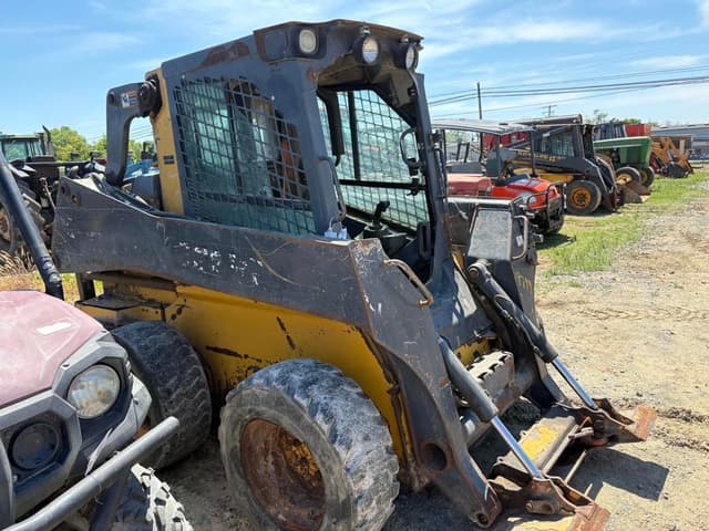 Image of John Deere 320G equipment image 4