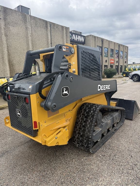 Image of John Deere 323E equipment image 3
