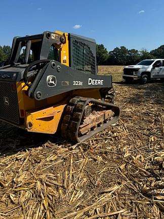 Image of John Deere 323E equipment image 2