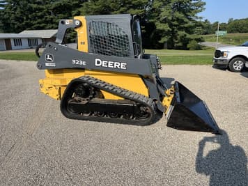 Main image John Deere 323E