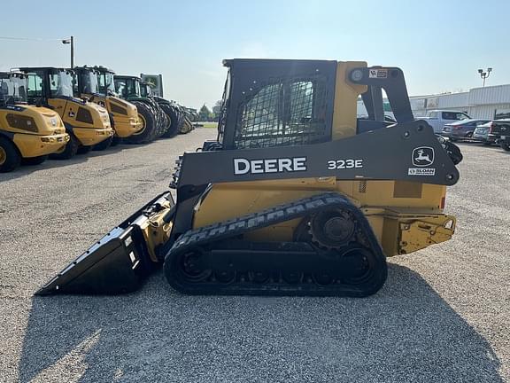 Image of John Deere 323E equipment image 3