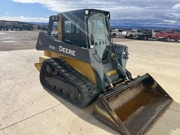 Image of John Deere 323E equipment image 3
