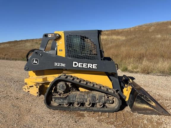 Image of John Deere 323E equipment image 1