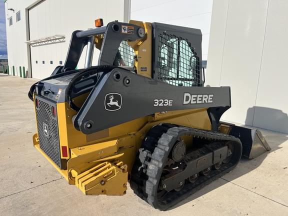 Image of John Deere 323E equipment image 1