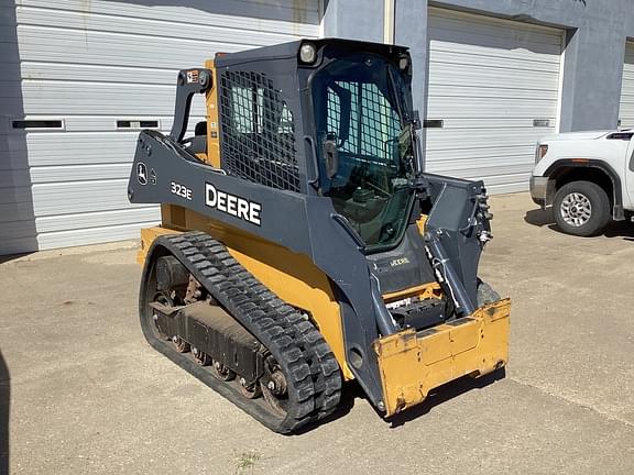 Image of John Deere 323E equipment image 3