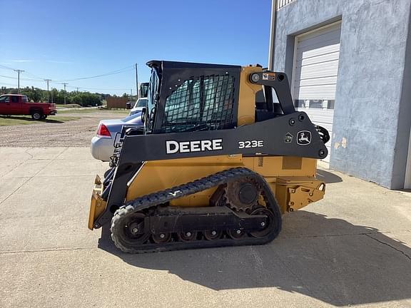 Image of John Deere 323E equipment image 1