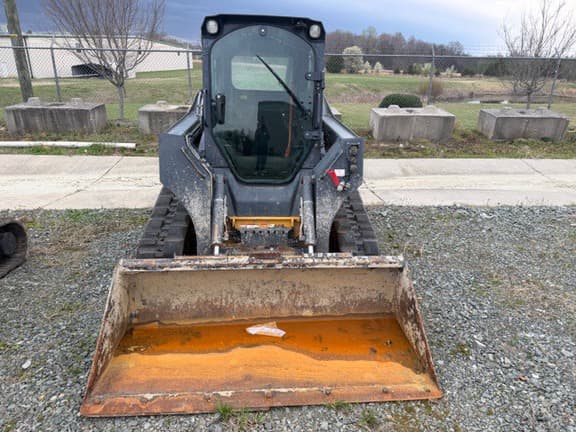 Image of John Deere 323E equipment image 1