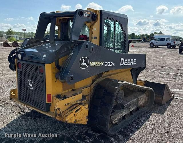 Image of John Deere 323E equipment image 4