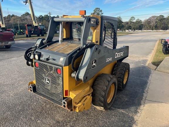 Image of John Deere 324E equipment image 2