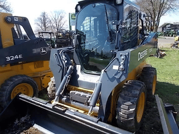 Main image John Deere 324E