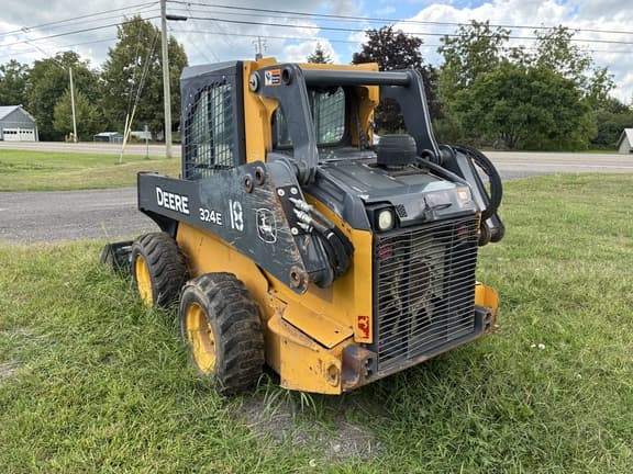 Image of John Deere 324E equipment image 2