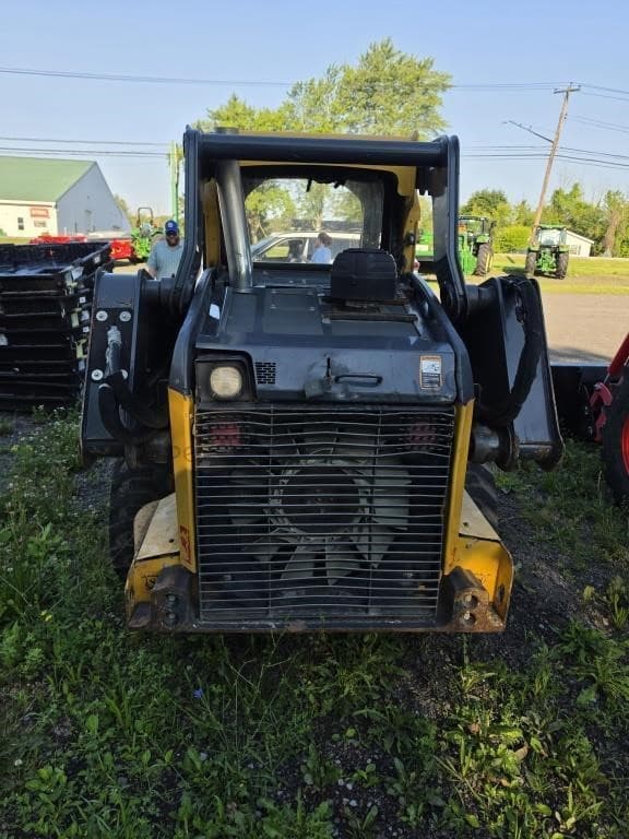 Image of John Deere 324E equipment image 4