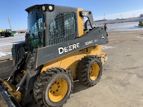 Main image John Deere 324G