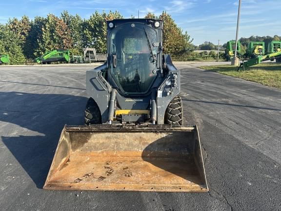 Image of John Deere 324G equipment image 4