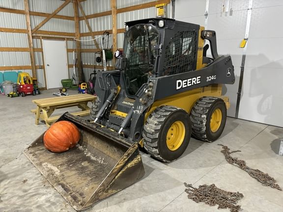 Main image John Deere 324G
