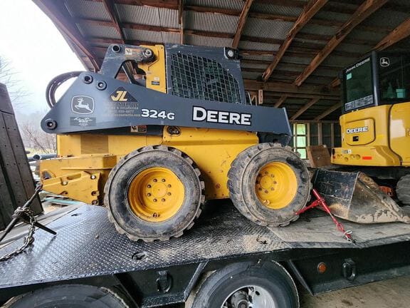 2018 John Deere 324G Equipment Image0