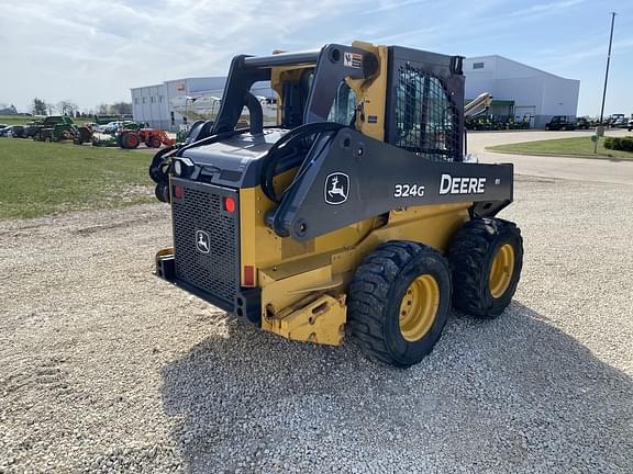 Image of John Deere 324G equipment image 4