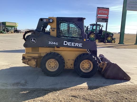 Image of John Deere 324G equipment image 3