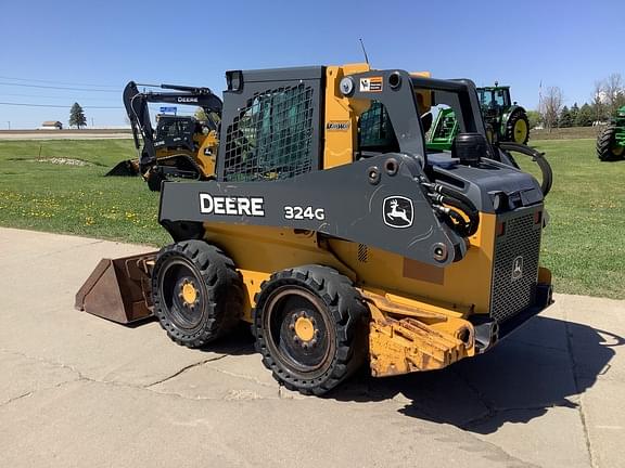 Image of John Deere 324G equipment image 4