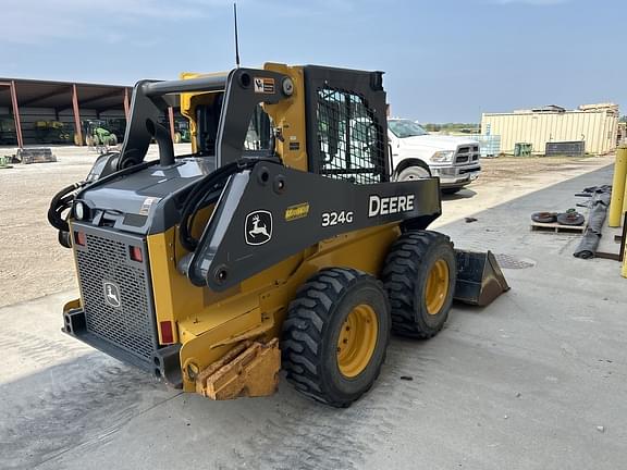Image of John Deere 324G equipment image 4