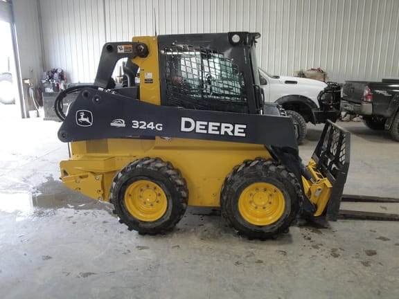 2018 John Deere 324G Equipment Image0