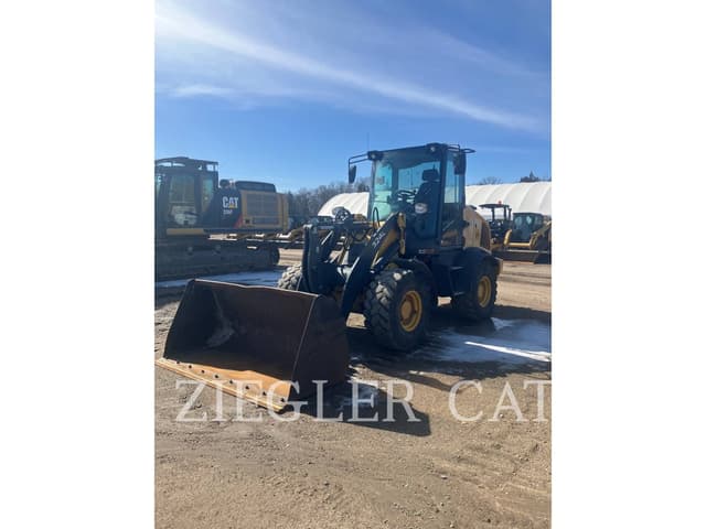 Image of John Deere 324L equipment image 1