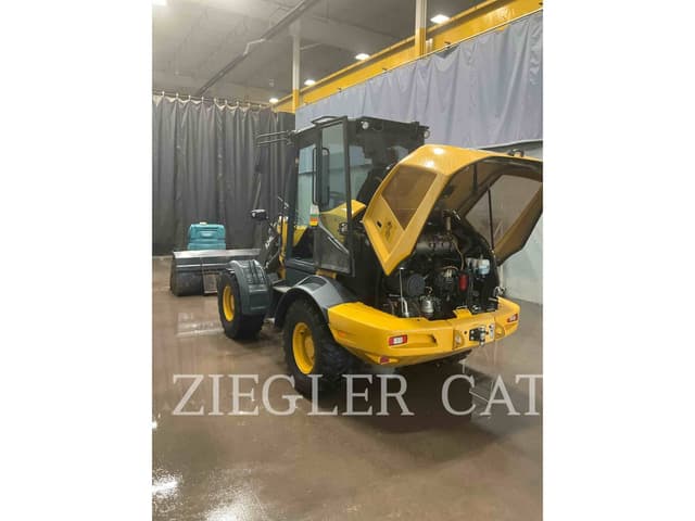 Image of John Deere 324L equipment image 3