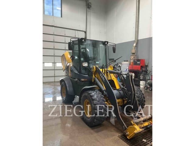 Image of John Deere 324L equipment image 1