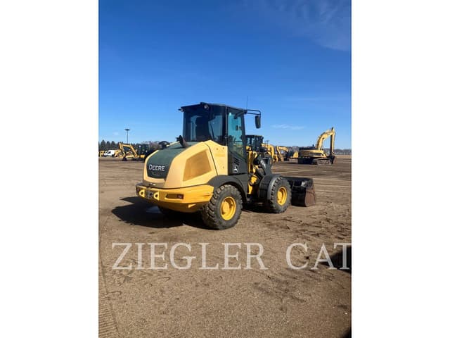 Image of John Deere 324L equipment image 3