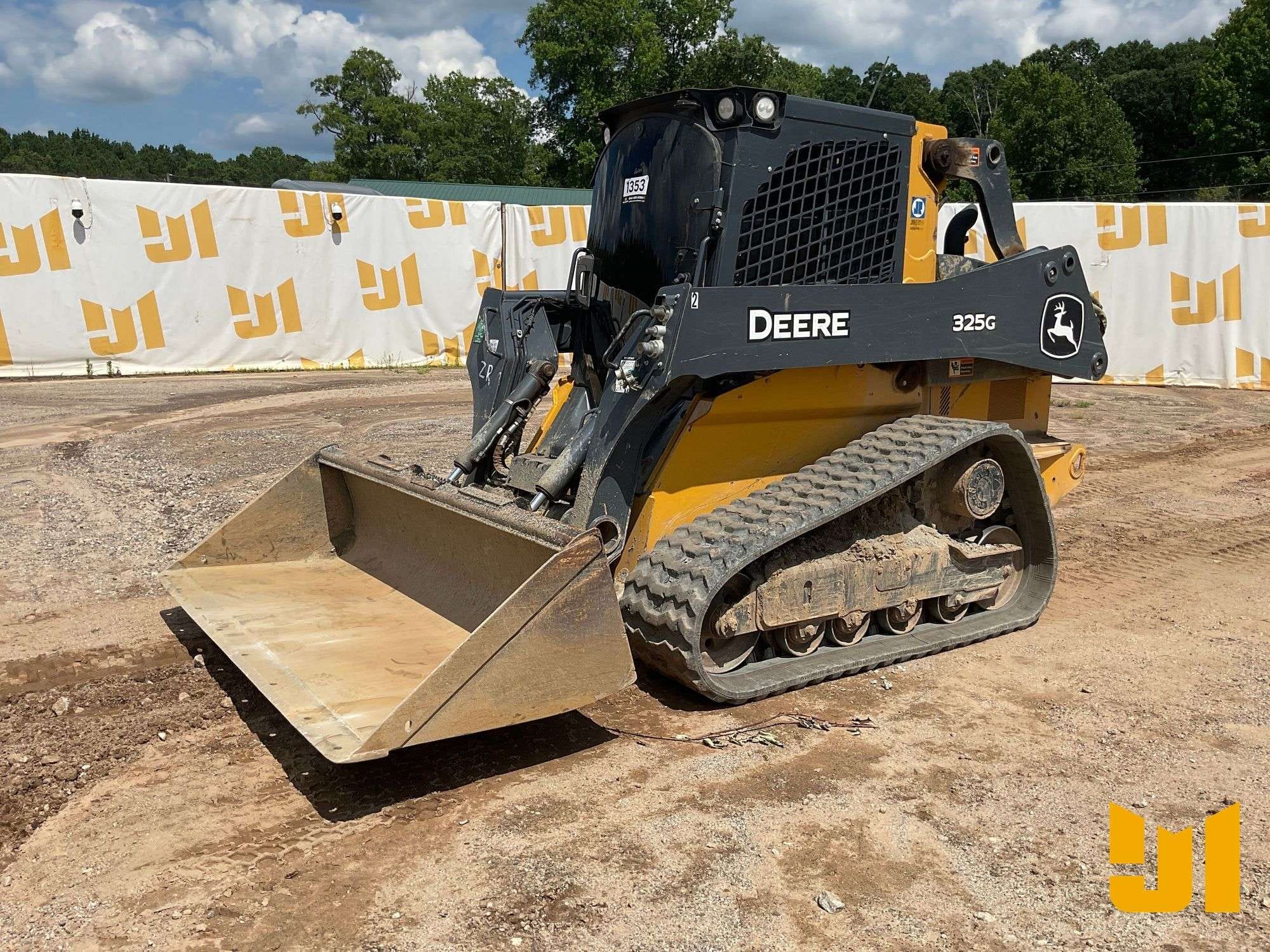 2018 John Deere 325G Equipment Image0