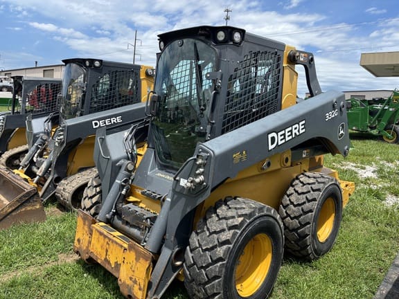 2018 John Deere 332G Equipment Image0
