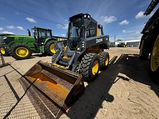 2018 John Deere 332G Equipment Image0