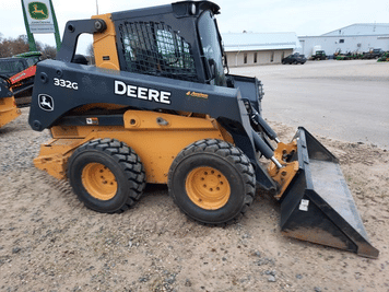 Main image John Deere 332G