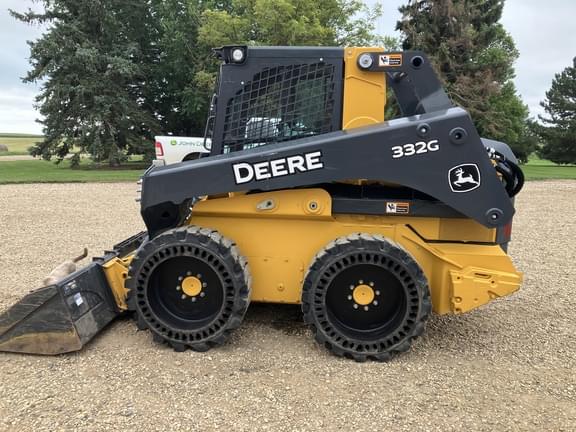Image of John Deere 332G equipment image 1