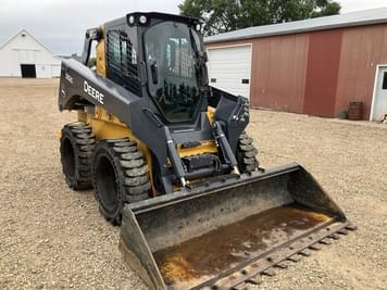 Main image John Deere 332G