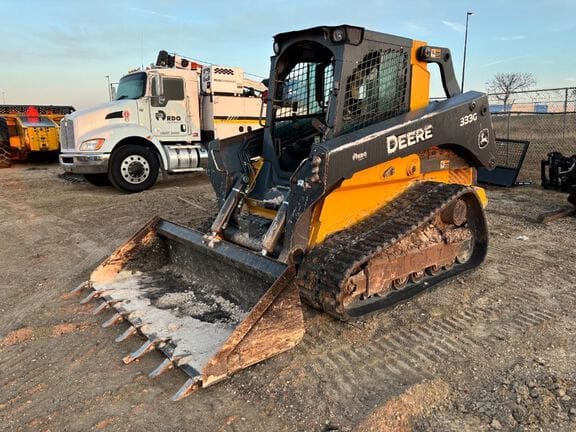 2018 John Deere 333G Equipment Image0
