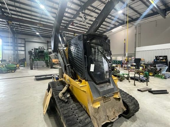 2018 John Deere 333G Equipment Image0