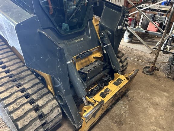 Image of John Deere 333G equipment image 4