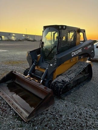 2018 John Deere 333G Equipment Image0