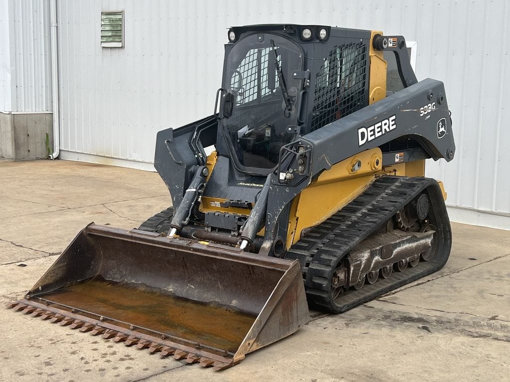 Main image John Deere 333G