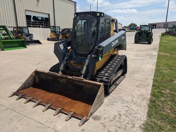 2018 John Deere 333G Equipment Image0
