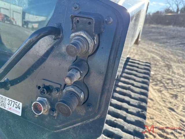 Image of John Deere 333G equipment image 4