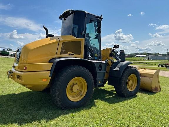 Image of John Deere 344L equipment image 4