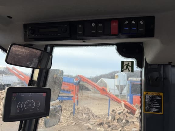 Image of John Deere 344L equipment image 2