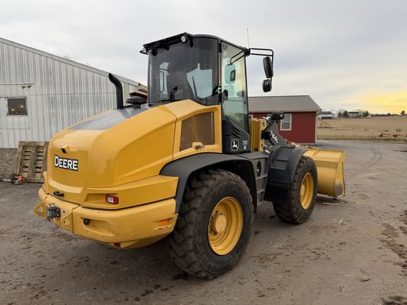 Image of John Deere 344L equipment image 1