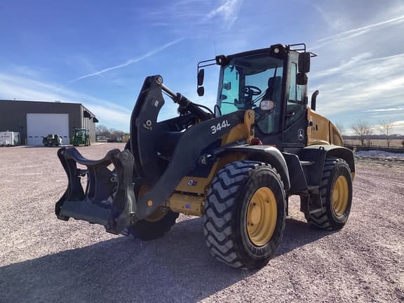 Image of John Deere 344L equipment image 2