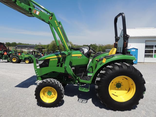 Image of John Deere 4044M equipment image 2