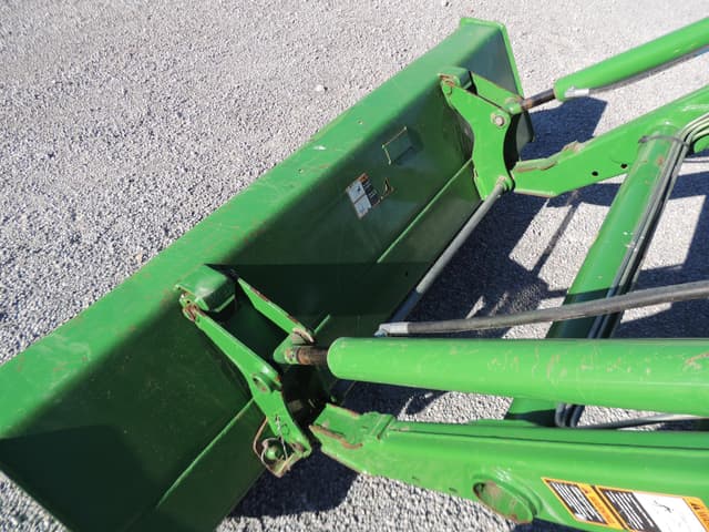 Image of John Deere 4044M equipment image 4