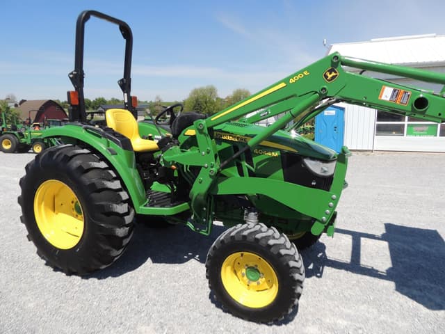 Image of John Deere 4044M equipment image 3