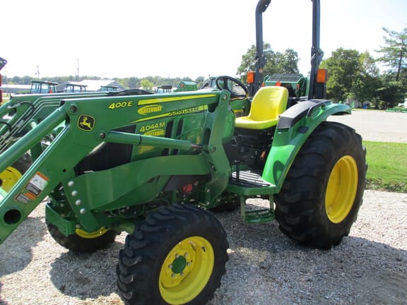 Main image John Deere 4044M